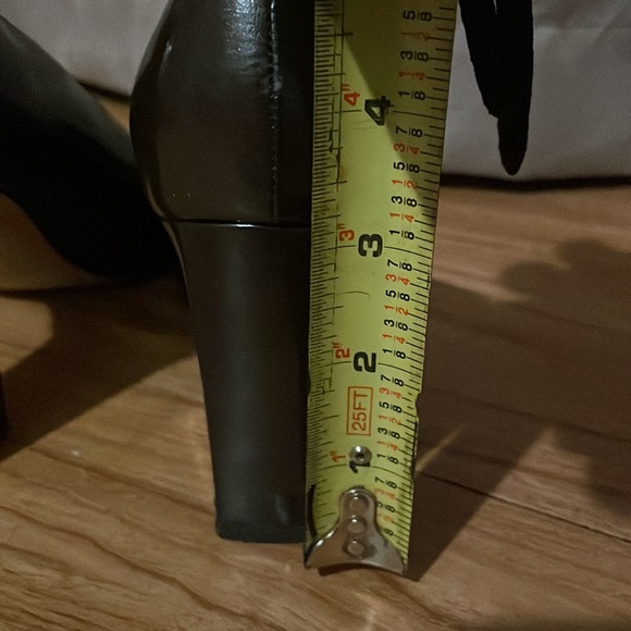 Kate Spade Heels - Picture 4 of 6